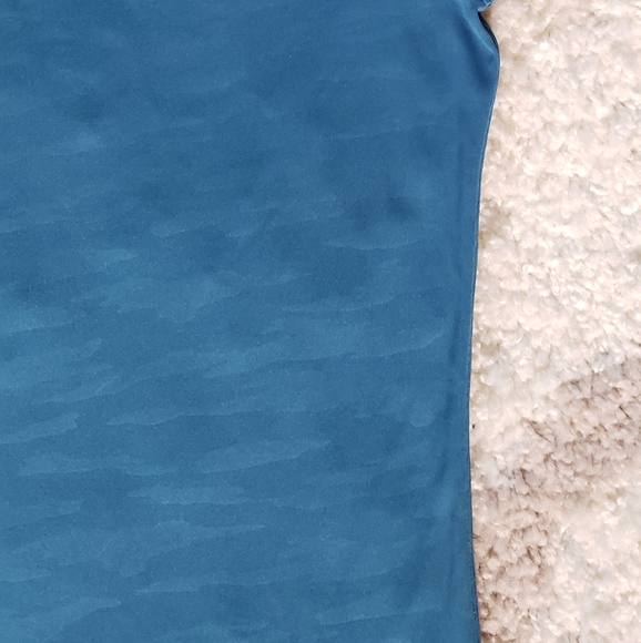 Blue UNDER ARMER Workout Tee. Women's Large. Loose fit. - Picture 4 of 5